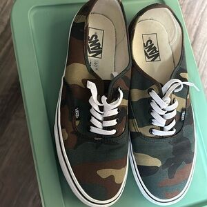 Men’s camouflage size 11 1/2 USA vans